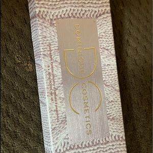 Medium eyeshadow pallet.